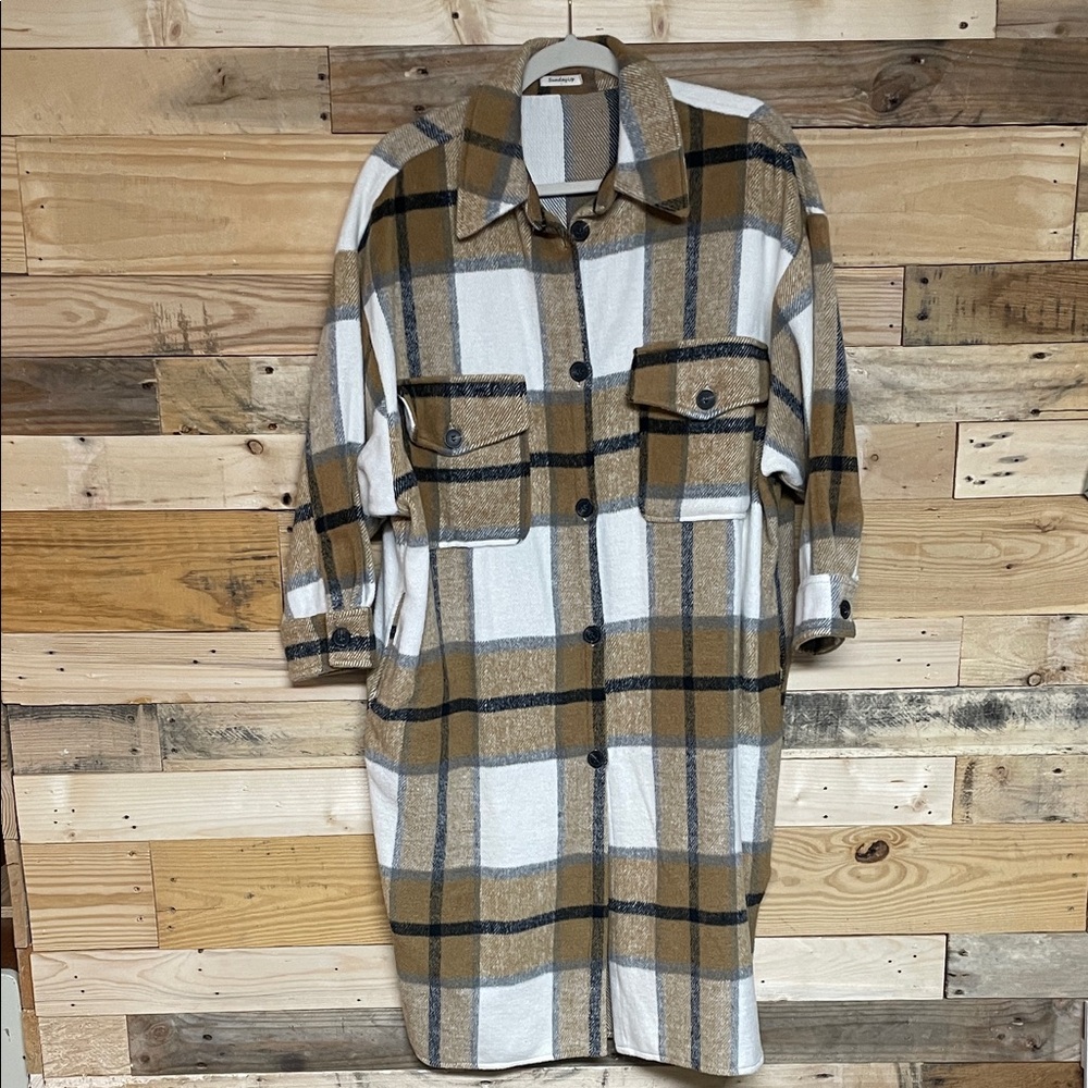 Sunday Up size Large Tan, Cream, Black Plaid Soft Oversized Long Shirt Jacket